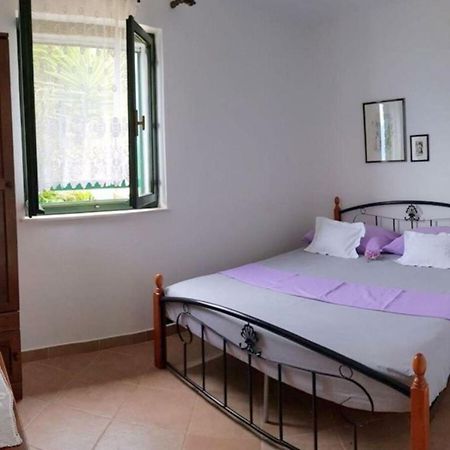 Holiday House Jakov Gdinj エクステリア 写真